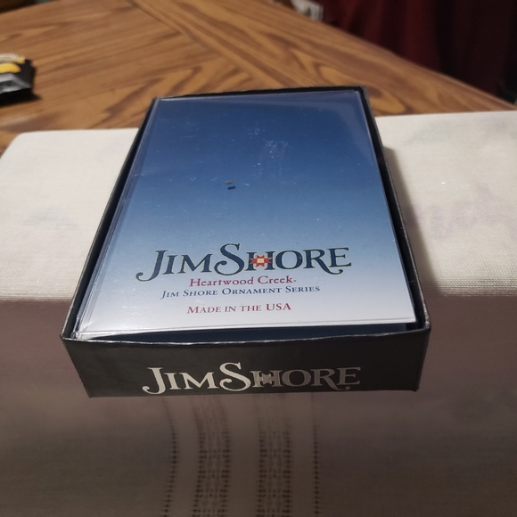 Beautiful Jim Shore and Wendell August Forge Santa in Sleigh Ornament - Picture 9 of 10